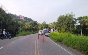 Choque entre una motocicleta y una tractomula deja dos personas heridas en la vía Yopal - Paz de Ariporo