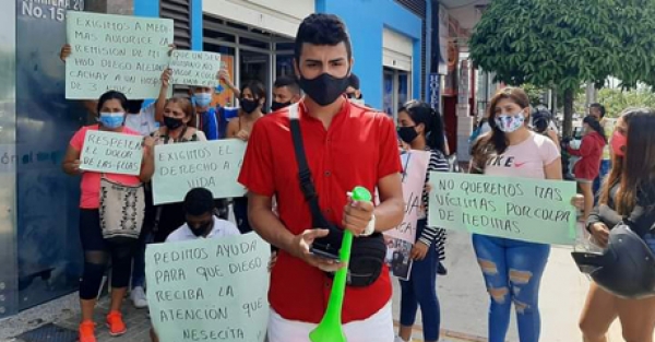 Exigen a Medimas remisión de paciente en grave estado de salud