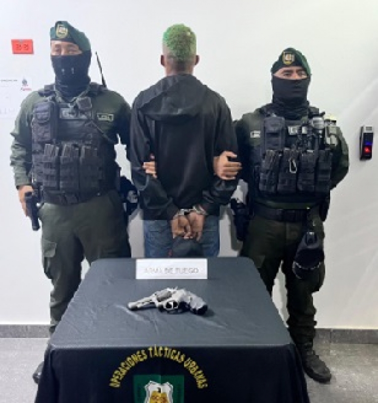Capturado ciudadano extranjero por porte ilegal de arma de fuego durante operativo policial