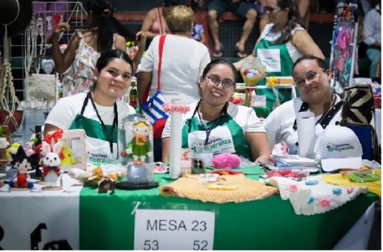 En Aguazul más de 80 emprendedoras brillaron en la Feria de la Mujer