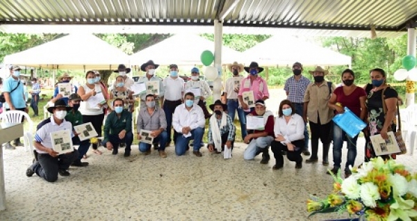 Familias de Isla Turbayista, en Aguazul, se formaron en competencias productivas