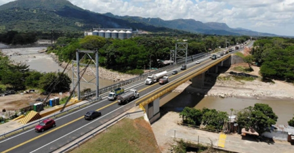 Así es el nuevo puente sobre el río Charte