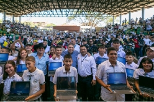 Ministerio TIC invierte en Casanare: fibra óptica, computadores y conectividad para los 19 municipios del departamento