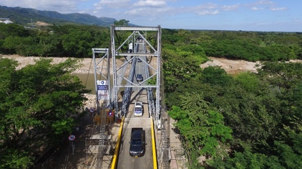 Ayer inició mantenimiento nocturno de los puentes en El Charte