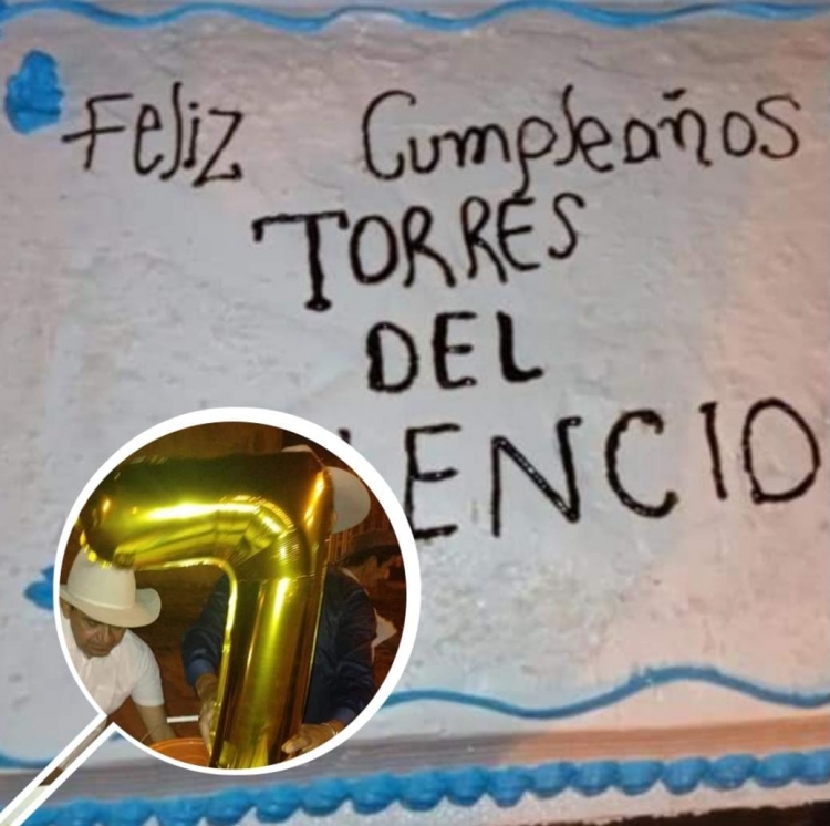 Con torta habitantes de Torres del Silencio conmemoraron 7 años de vivir en el sector