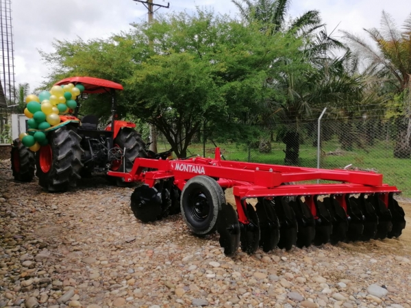 Parex entregó herramienta agrícola para la vereda Buenos Aires Alto en Villanueva