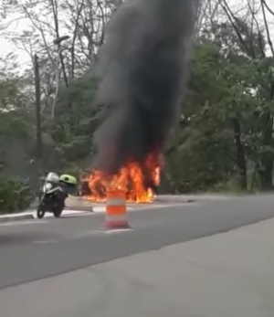 Por fallas mecánicas patrulla de la policía se incineró al sur de Casanare