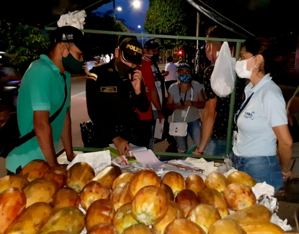 Inmovilizadas carretas a vendedores ambulantes que ponían en riesgo la Salud Pública en Yopal