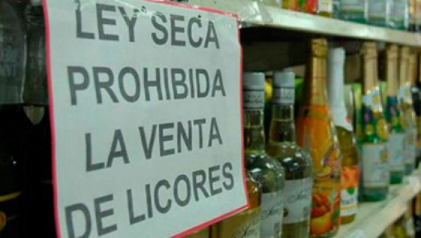 Ley seca y restricción de motocicletas con parrillero durante el puente festivo