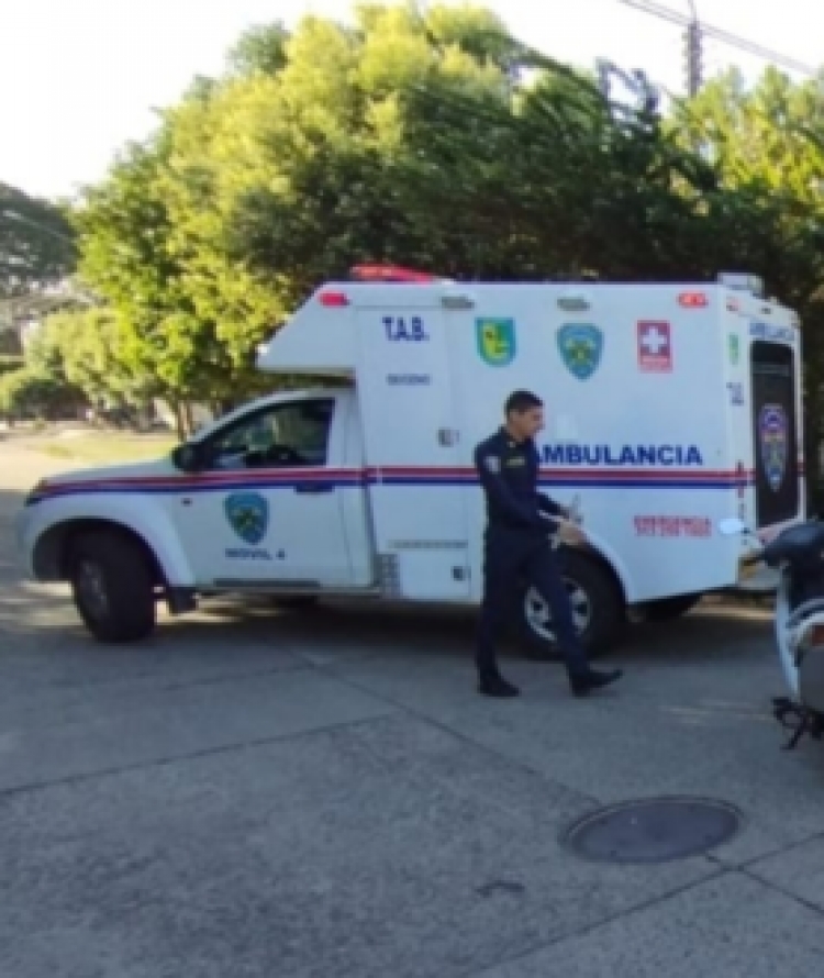 En Aguazul motociclista perdió el control y se estrelló contra un automotor