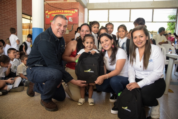 Ecopetrol entrega más de 6.800 kits escolares para niños, jóvenes y docentes de Casanare