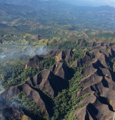 Controlan fuego en el cerro Zamaricote