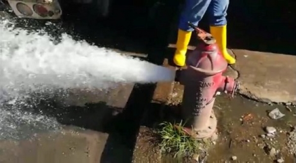 Purga y llenado de red para normalizar el servicio de agua realiza la EAAAY