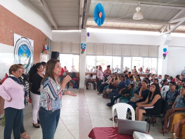 Alcaldía  hace acompañamiento a la escuela de padres del colegio Llano Lindo