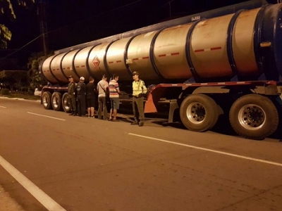 Policía recupera trailer hurtado