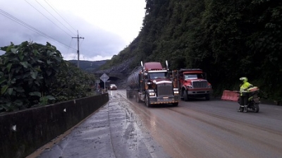Coviandes evacua los vehículos de carga en la vía Villavicencio - Bogotá