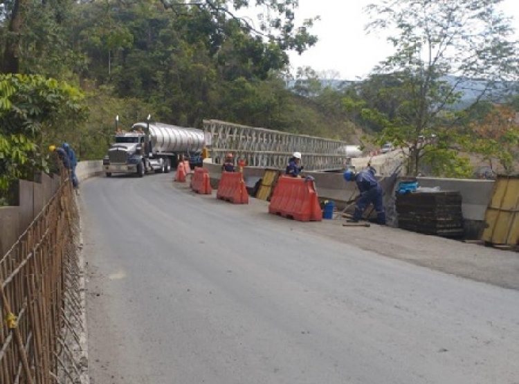 Por inestabilidad del terreno Invías prohibió tránsito de vehículos de carga pesada por la vía del Cusiana