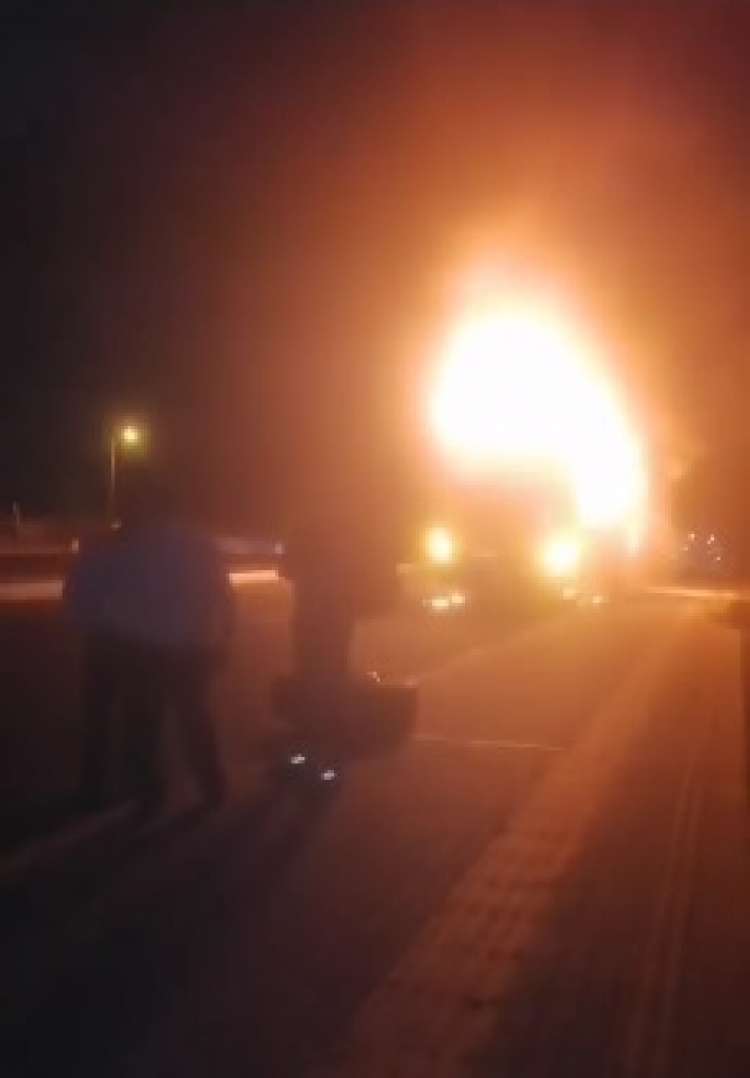 Bus de Los Libertadores ardió frente al centro de hipoterapia