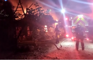 Mi Nueva Esperanza fue víctima de las llamas: Veinte viviendas quedaron calcinadas luego de voraz incendio