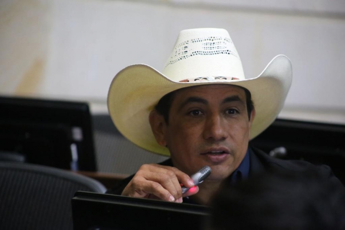 Proyecto busca que alcaldías y gobernaciones compren tierras y se la den a los pobres