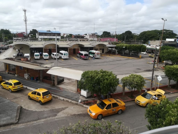 Se analiza aumento en la tarifa de taxi en Aguazul