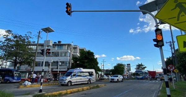 Entró en operación intersección semafórica de la calle 9 con Marginal de la Selva