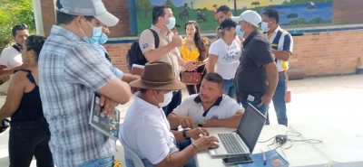 Comunidad, contratista e Invías llegaron a acuerdos para continuar con la ruta de &quot;Los Libertadores&quot;.