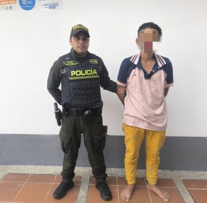 Policía capturó sujeto que rompió a pedradas los vidrios de la puerta principal de la iglesia del barrio La Floresta