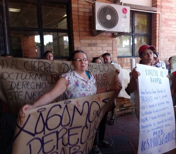 Comerciantes nocturnos exigen derecho al trabajo