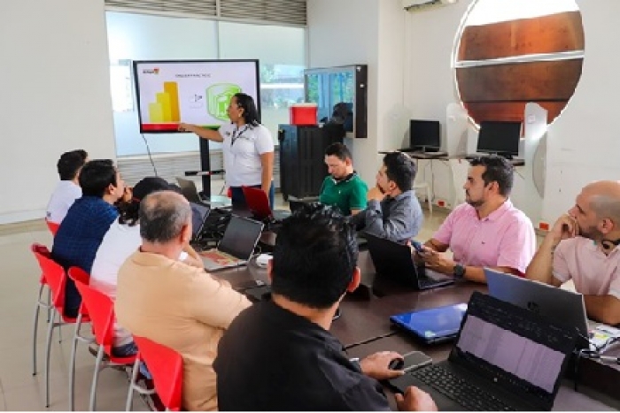 Hoy inicia curso de Power Bi en jornada nocturna en La Triada