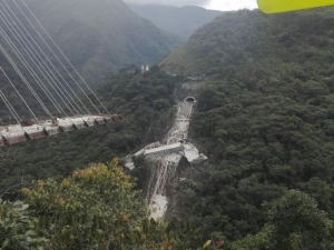 Colapso de puente Chirajara deja 9 muertos