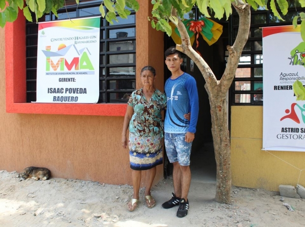 Subsidios de vivienda fueron entregados a doce familias en Aguazul