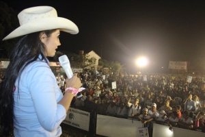 Tenemos que gestionar nuevas alternativas de comunicación vial con el centro del país: Amanda González