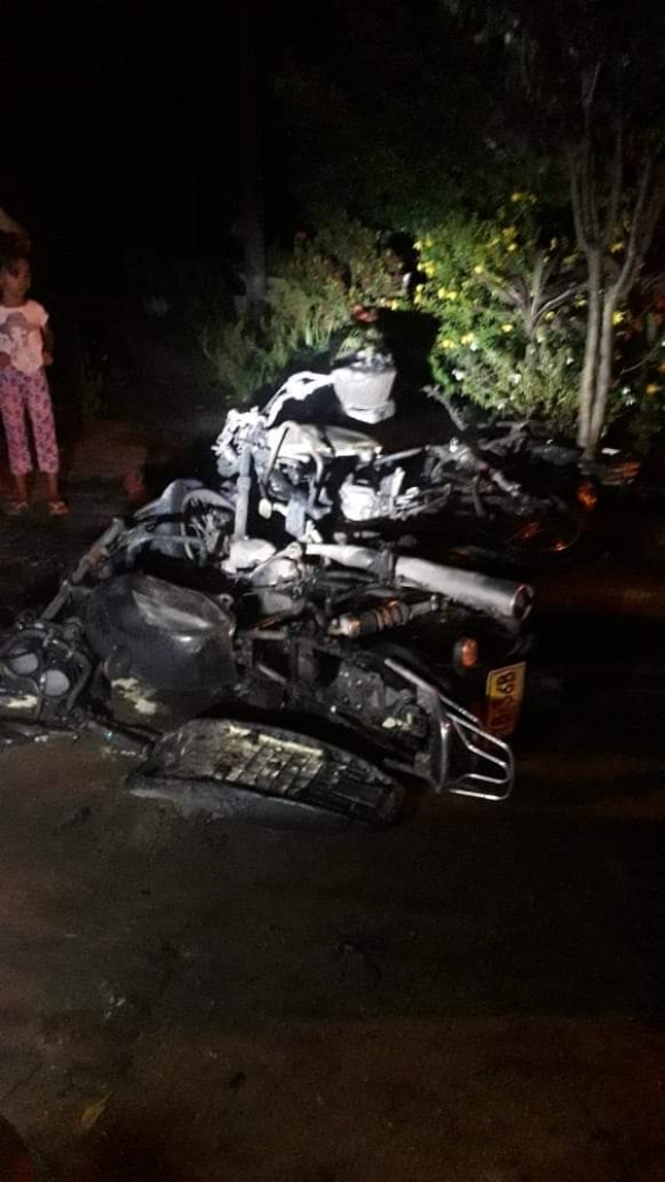 Dos personas resultaron con quemaduras tras violenta colisión de dos motocicletas en Manì