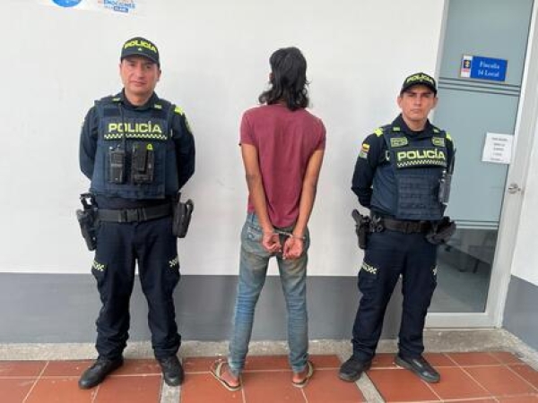 La Policía lo sorprendió golpeando a un adulto mayor