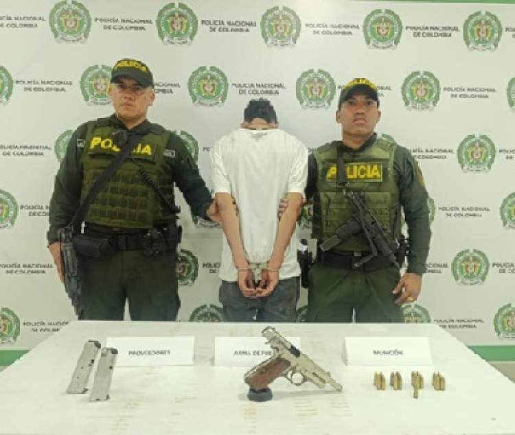 En el barrio Villa Nelly un hombre fue capturado por porte ilegal de armas de fuego