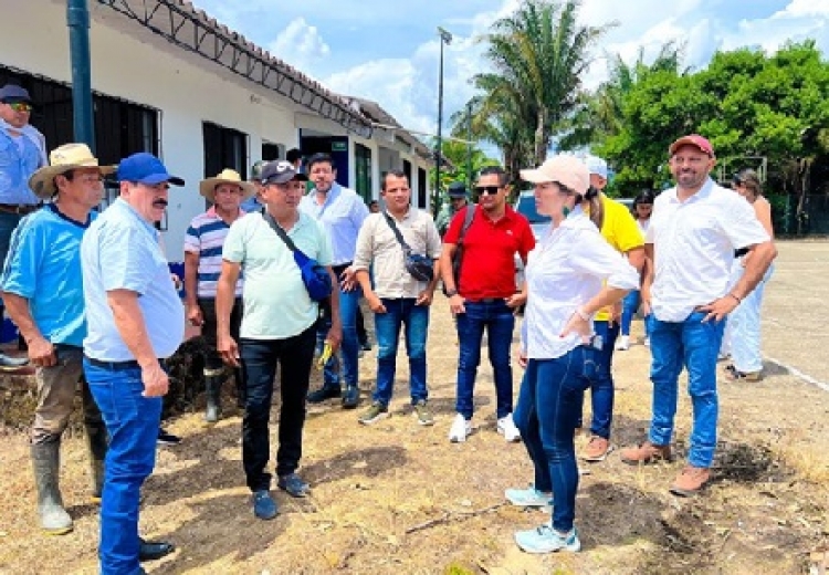 Alcalde de Yopal se comprometió con obras en la vereda Los Aceites