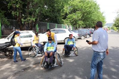 Agentes y promotores de Tránsito ‘se pusieron en los zapatos de’ las personas con discapacidad