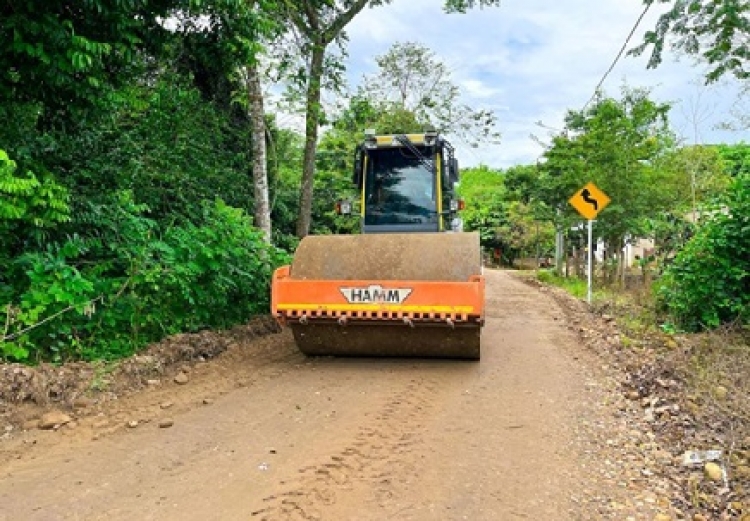 Avanzan obras de mejoramiento vial en La Bendición y San Rafael de Morichal
