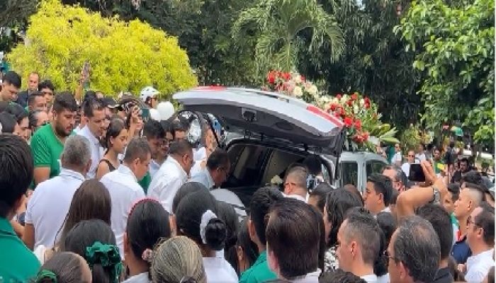 Lúgubre despedida: Se cumplieron las honras fúnebres del gerente del Súper Mío