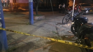 Militar por defenderse de hurto al parecer hirió una transeúnte