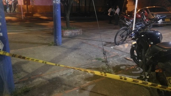 Militar por defenderse de hurto al parecer hirió una transeúnte