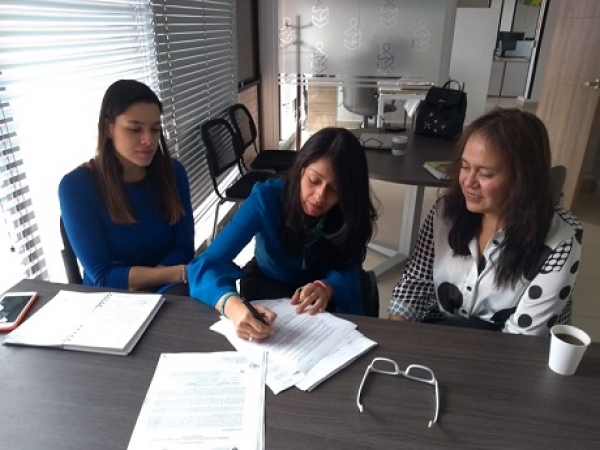 Firmado acuerdo de gestión para la devolución de la EAAAY al municipio